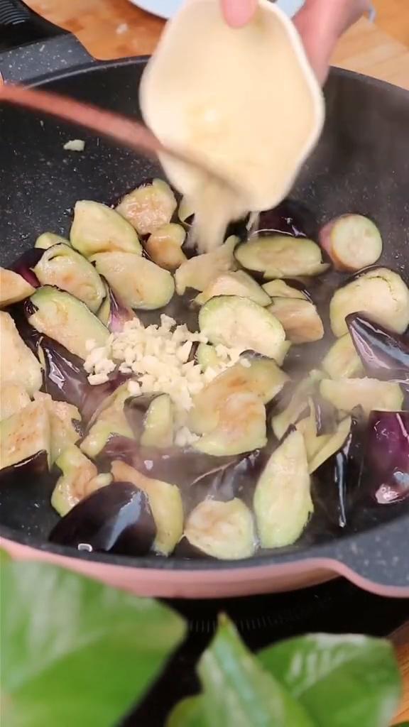 家常茄子的做法-家常味炒菜譜-易網健康養生網 家常茄子的做法-家常味炒菜譜