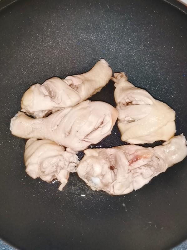 雞腿臘腸煲仔飯的做法-咸鮮味煮菜譜-易網健康養生網 雞腿臘腸煲仔飯的做法-咸鮮味煮菜譜