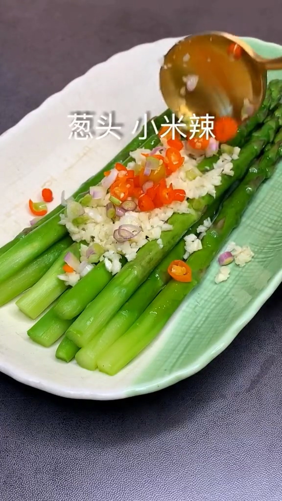 白灼蘆筍的做法-家常味煮菜譜-易網(wǎng)健康養(yǎng)生網(wǎng) 白灼蘆筍的做法-家常味煮菜譜