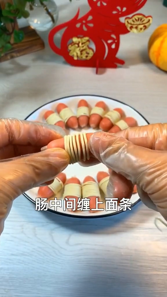 酥脆親親腸的做法-家常味炸菜譜-易網(wǎng)<a href=http://www.xllyou.com/ target=_blank class=infotextkey>健康養(yǎng)生</a>網(wǎng) 酥脆親親腸的做法-家常味炸菜譜