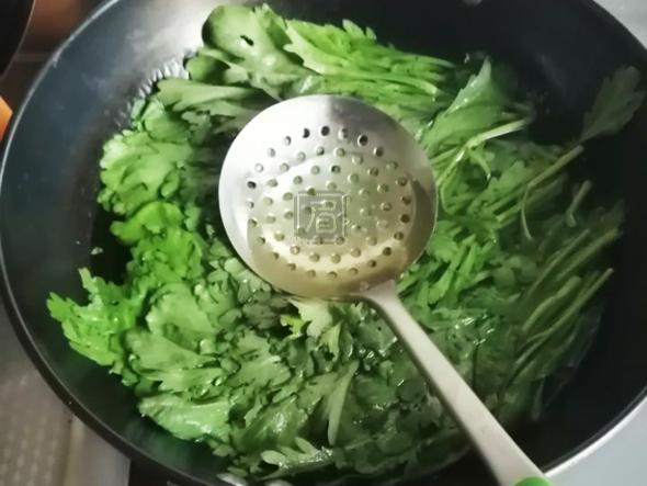 松子蓬花菜的做法-咸鮮味拌菜譜-易網健康養生網 松子蓬花菜的做法-咸鮮味拌菜譜