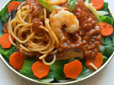 意大利肉醬鮮蝦面的做法-咸鮮味煮菜譜