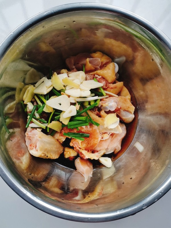 花菇火腿蒸雞的做法-咸鮮味蒸菜譜-易網健康養生網 花菇火腿蒸雞的做法-咸鮮味蒸菜譜