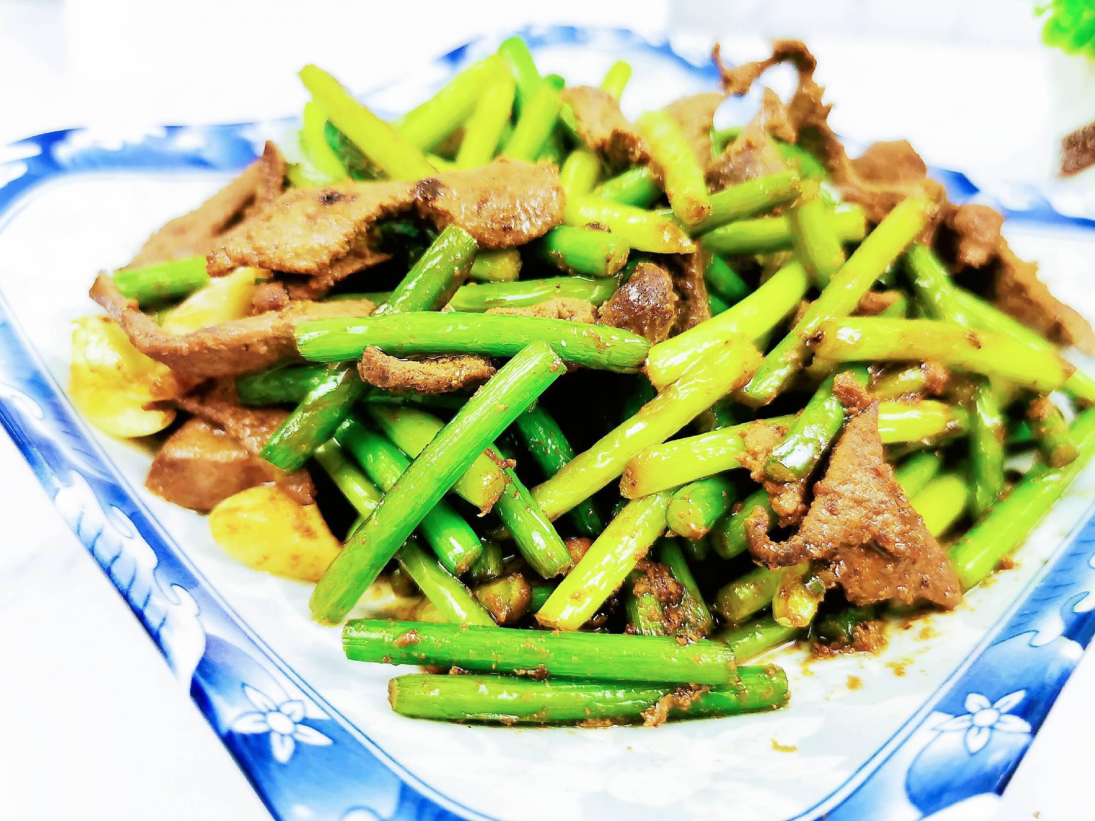 蒜薹炒豬肝的做法-咸鮮味炒菜譜-易網(wǎng)健康養(yǎng)生網(wǎng) 蒜薹炒豬肝的做法-咸鮮味炒菜譜