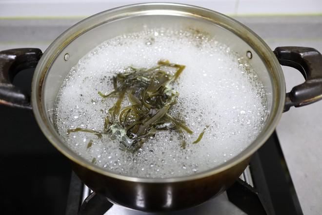 涼拌酸辣海帶絲的做法-酸辣味拌菜譜-易網(wǎng)健康養(yǎng)生網(wǎng) 涼拌酸辣海帶絲的做法-酸辣味拌菜譜