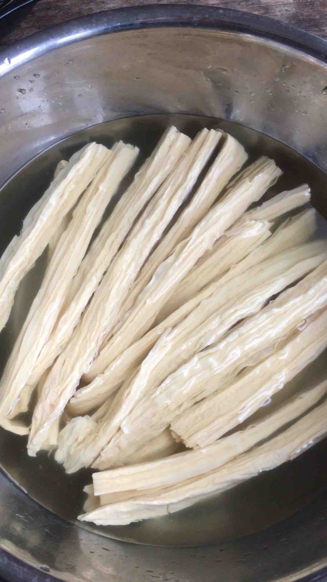 砂鍋腐竹的做法-家常味煮菜譜