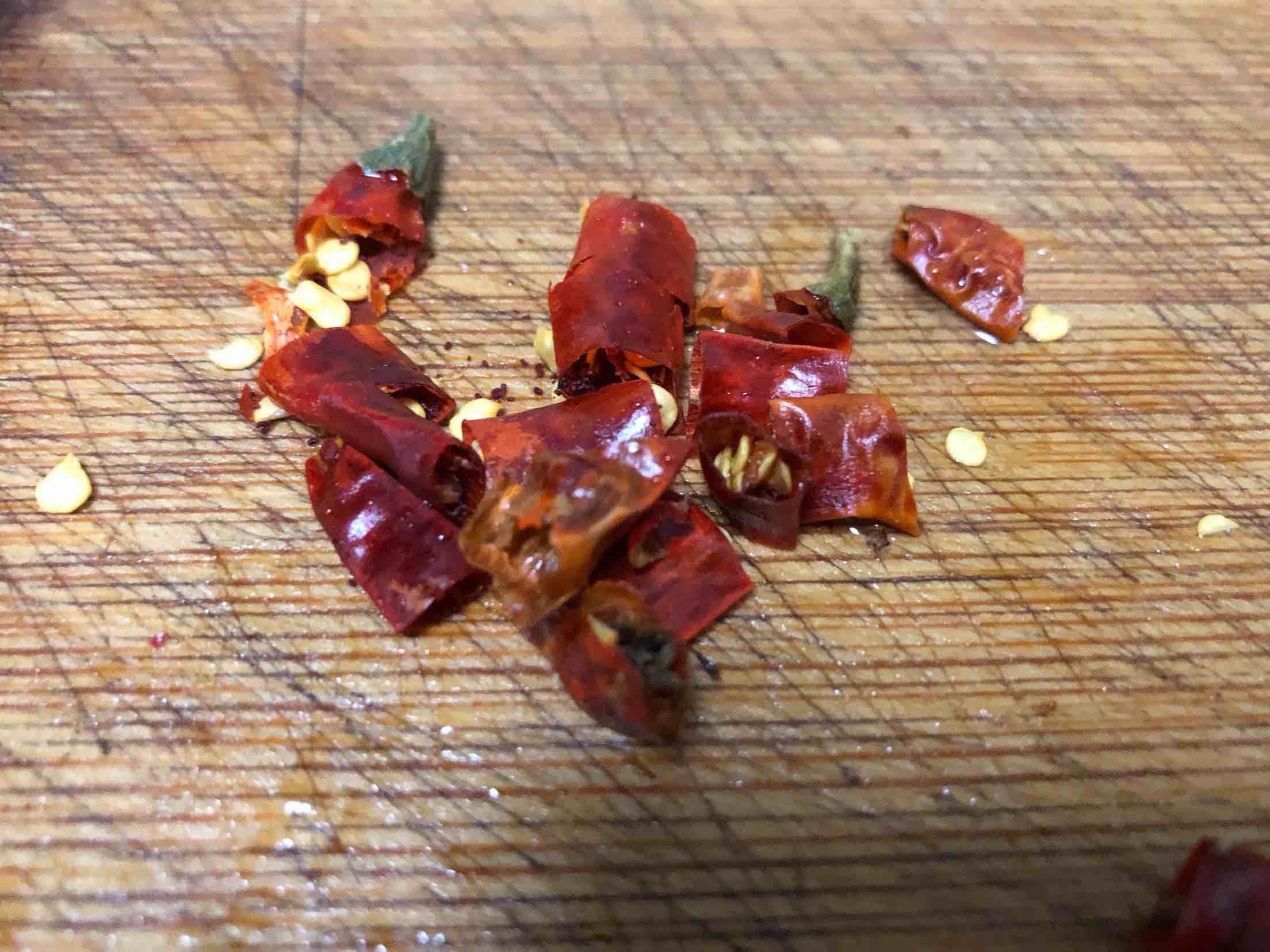 野蘆蒿炒香干的做法-家常味炒菜譜-易網健康養生網 野蘆蒿炒香干的做法-家常味炒菜譜