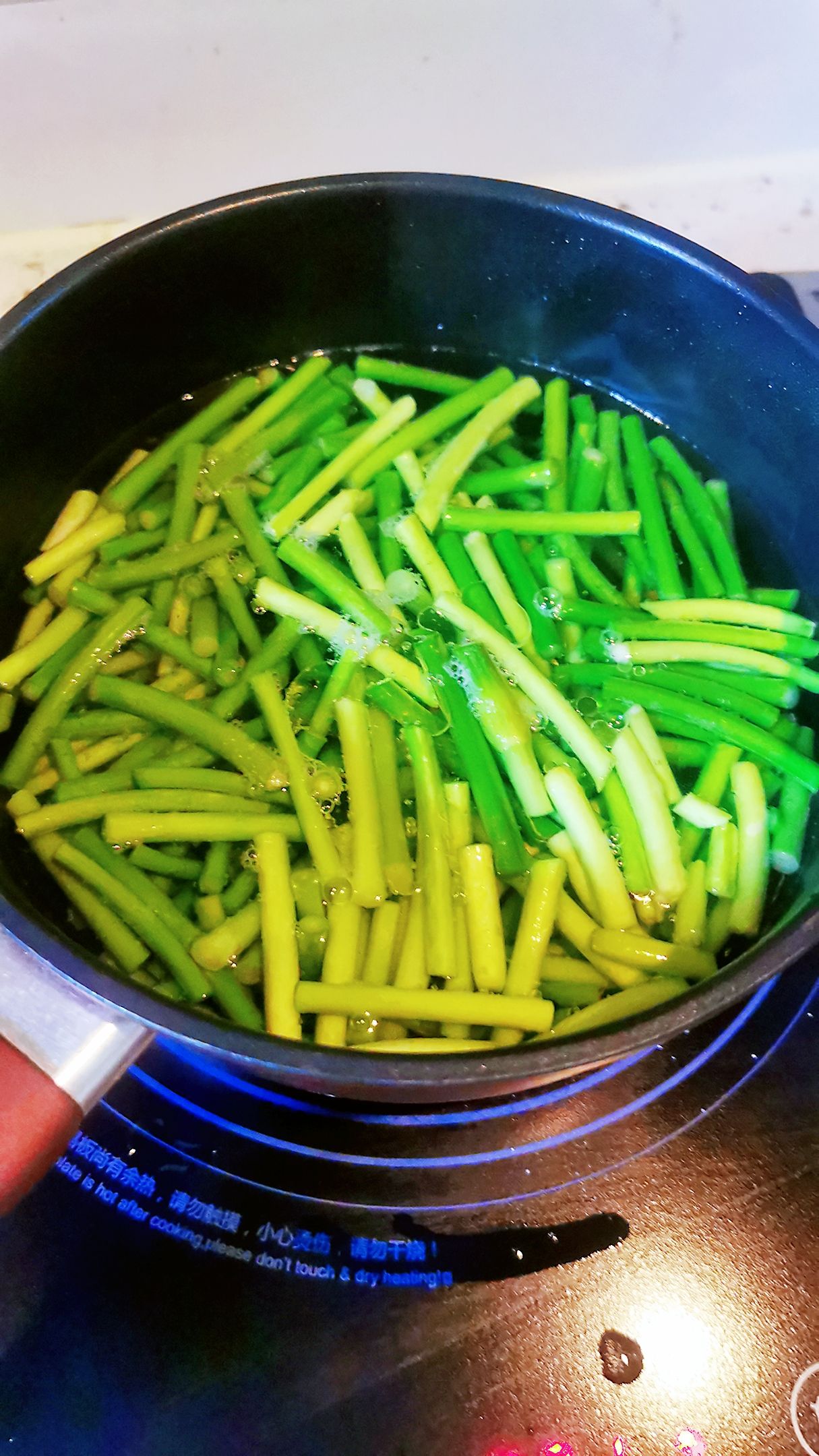 蒜薹炒豬肝的做法-咸鮮味炒菜譜-易網(wǎng)健康養(yǎng)生網(wǎng) 蒜薹炒豬肝的做法-咸鮮味炒菜譜