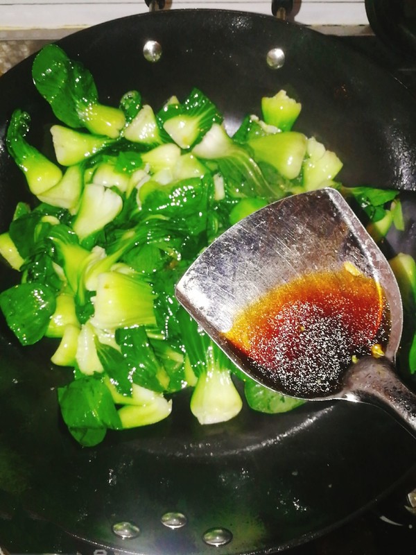 清炒小油菜的做法-家常味炒菜譜-易網(wǎng)健康養(yǎng)生網(wǎng) 清炒小油菜的做法-家常味炒菜譜