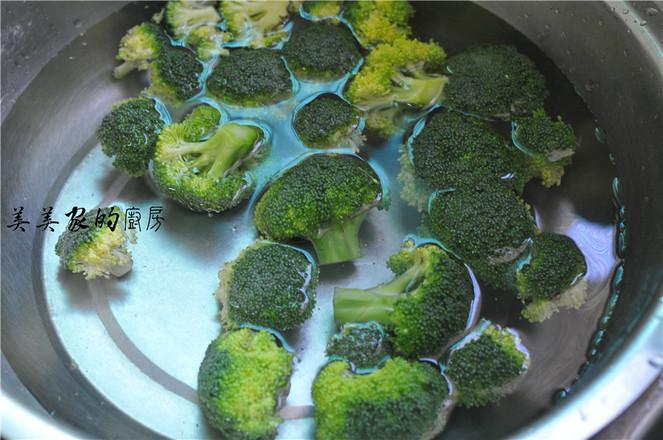 澆汁西藍花盞的做法-家常味蒸菜譜-易網健康養生網 澆汁西藍花盞的做法-家常味蒸菜譜