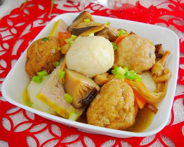 黃陂三鮮之菌菇燴三鮮的做法-家常味燴菜譜-易網(wǎng)健康養(yǎng)生網(wǎng) 黃陂三鮮之菌菇燴三鮮的做法-家常味燴菜譜