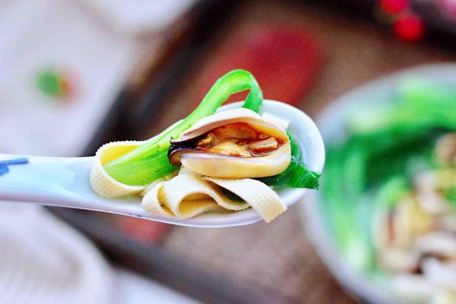 上湯豆皮青口小白菜的做法-咸鮮味煮菜譜