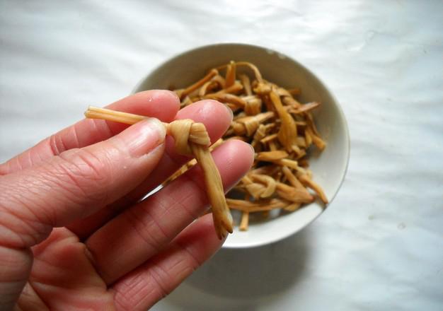 黃陂三鮮之菌菇燴三鮮的做法-家常味燴菜譜-易網(wǎng)健康養(yǎng)生網(wǎng) 黃陂三鮮之菌菇燴三鮮的做法-家常味燴菜譜