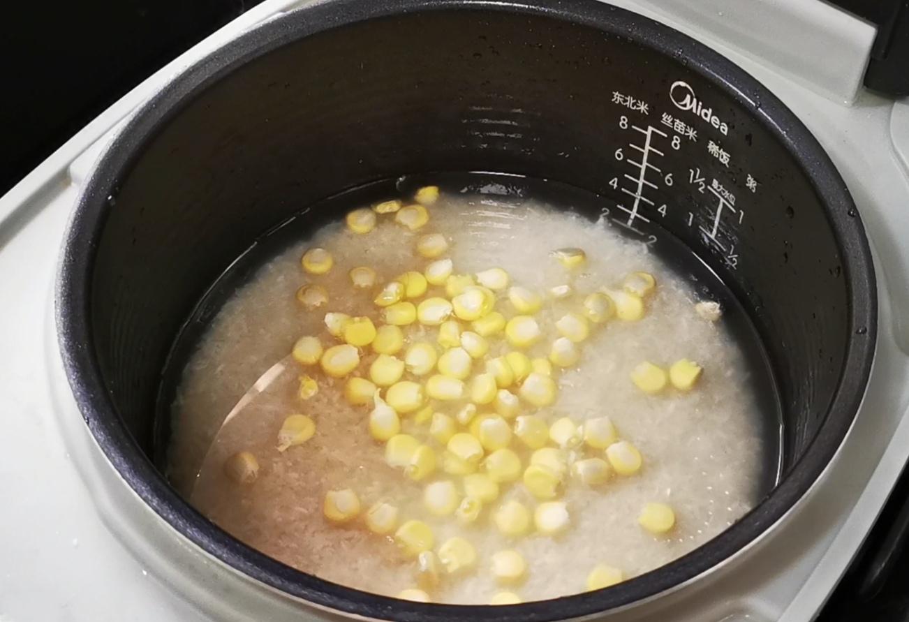 黃鱔飯的做法-家常味燜菜譜-易網<a href=http://www.xllyou.com/ target=_blank class=infotextkey>健康養生</a>網 黃鱔飯的做法-家常味燜菜譜