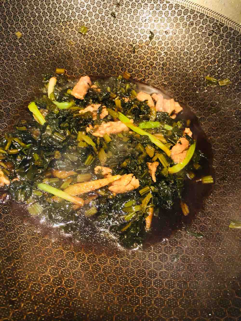 雪菜鯽魚的做法-家常味燒菜譜-易網(wǎng)健康養(yǎng)生網(wǎng) 雪菜鯽魚的做法-家常味燒菜譜