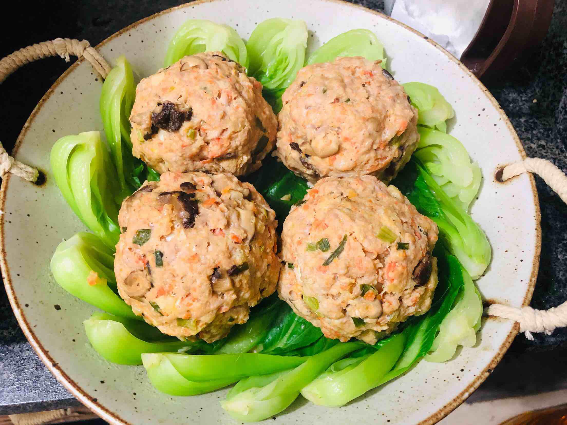 年夜飯之四喜丸子的做法-醬香味蒸菜譜
