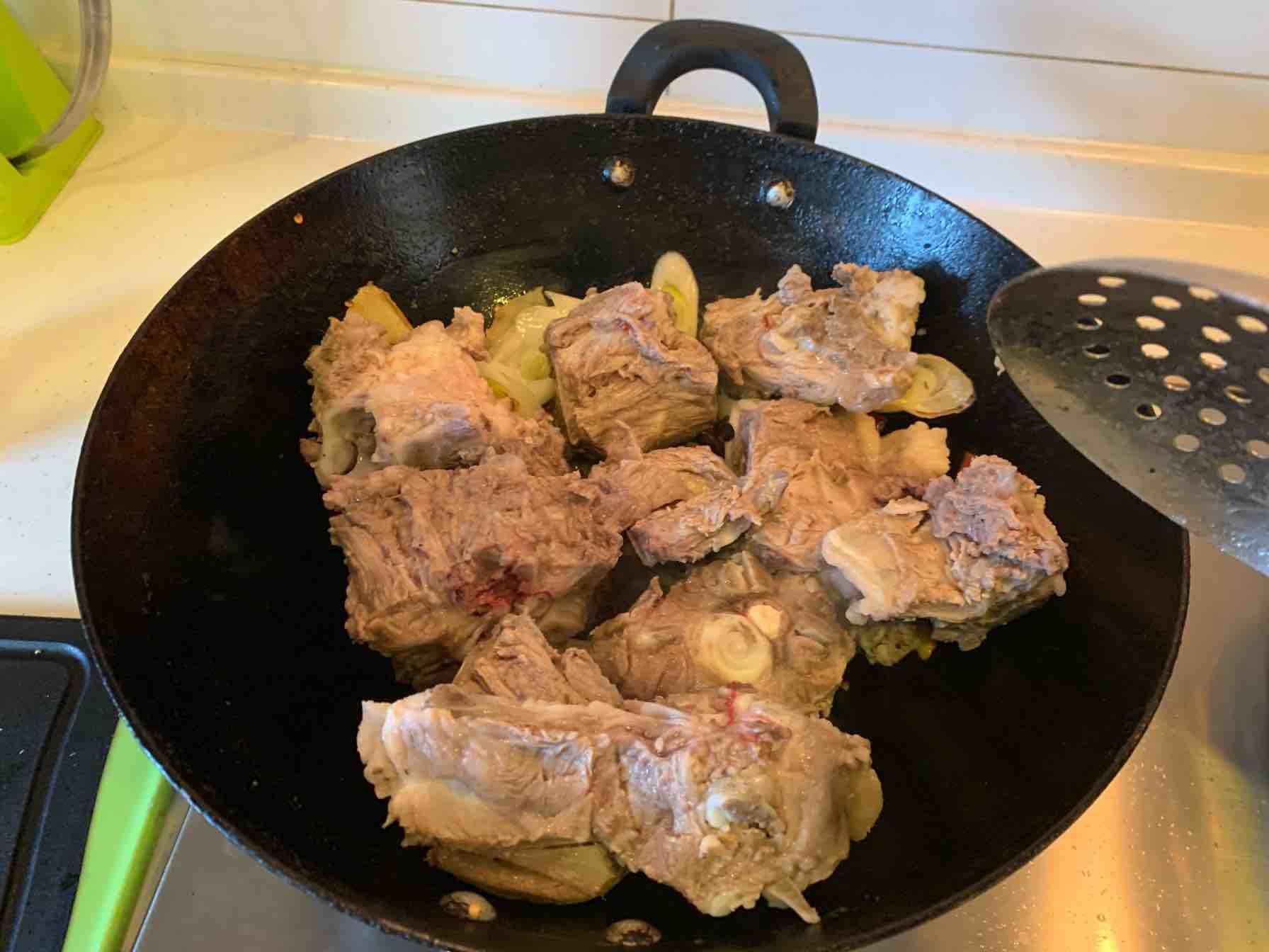 麻辣羊蝎子火鍋的做法-麻辣味燉菜譜