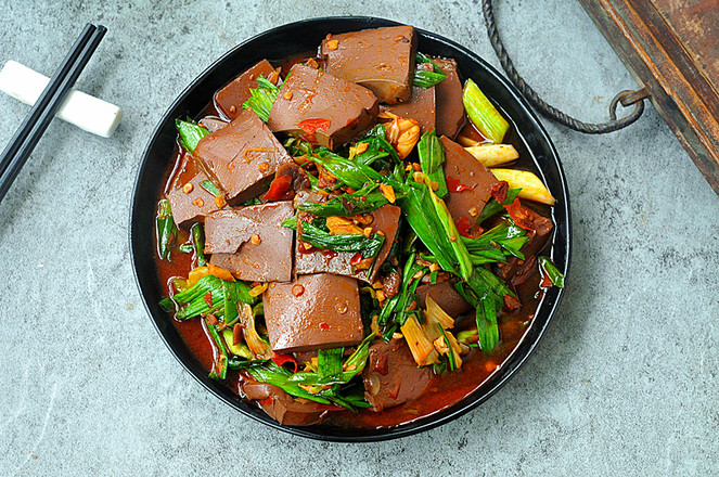 蒜香鴨血的做法-家常味燒菜譜-易網健康養生網 蒜香鴨血的做法-家常味燒菜譜