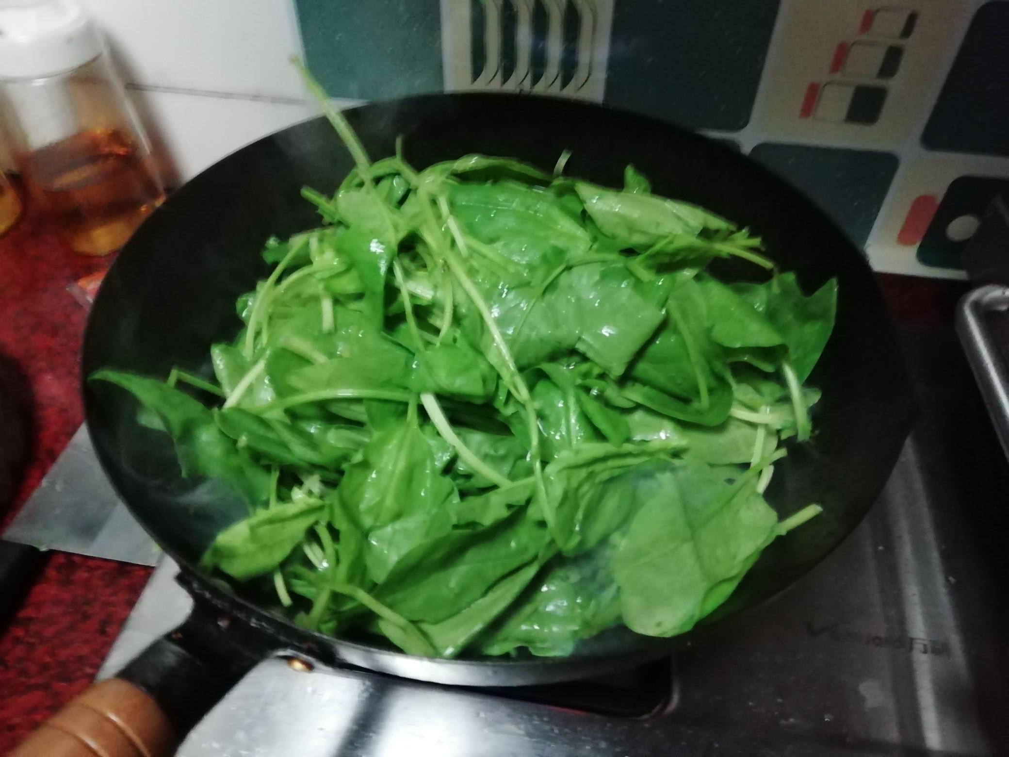 蒜香小菠菜的做法-家常味炒菜譜