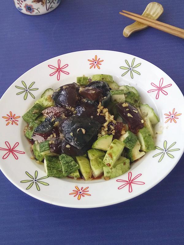 涼拌皮蛋黃瓜的做法-家常味拌菜譜-易網健康養生網 涼拌皮蛋黃瓜的做法-家常味拌菜譜