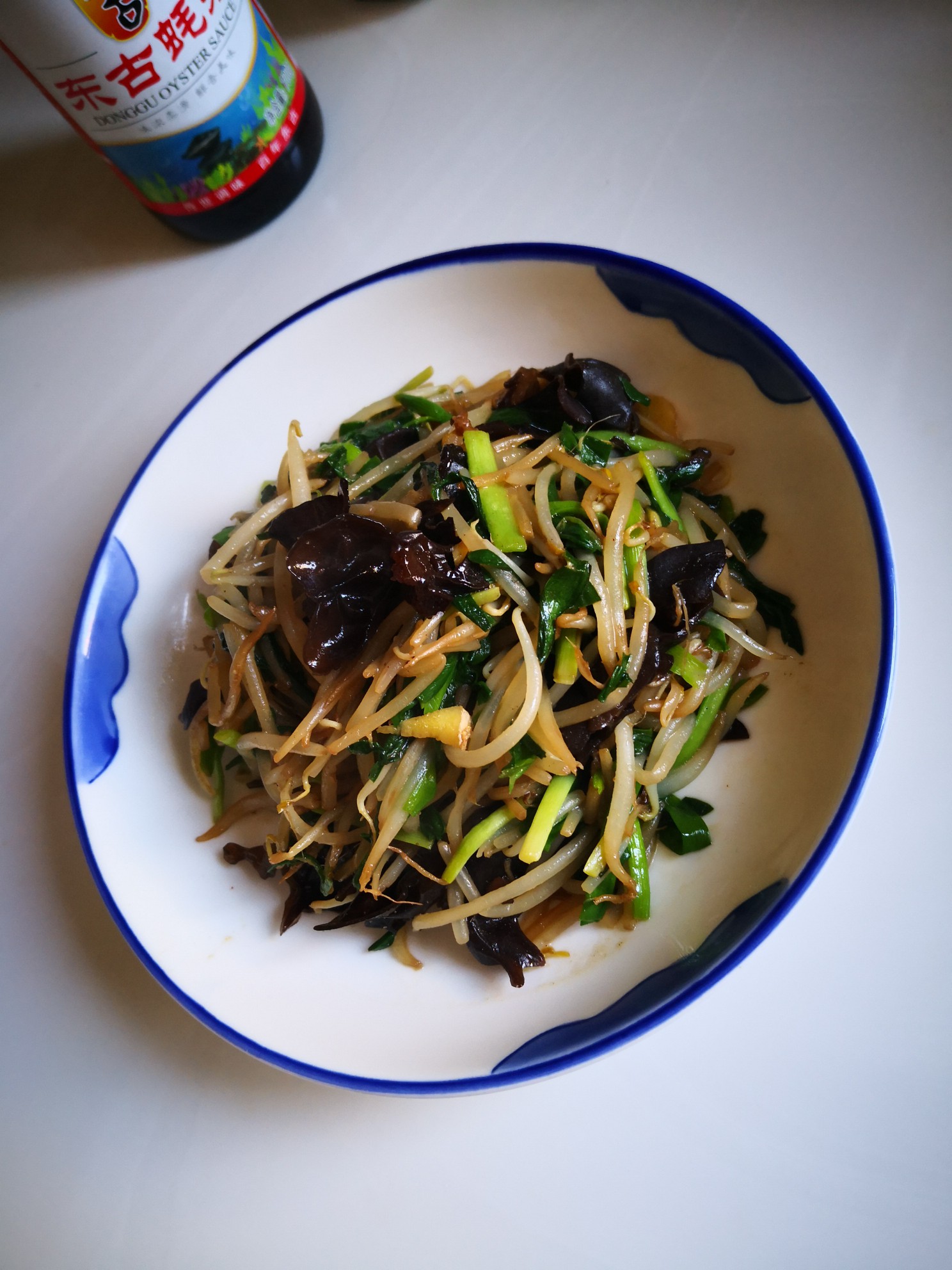 韭菜炒木耳的做法-家常味炒菜譜-易網(wǎng)健康養(yǎng)生網(wǎng) 韭菜炒木耳的做法-家常味炒菜譜