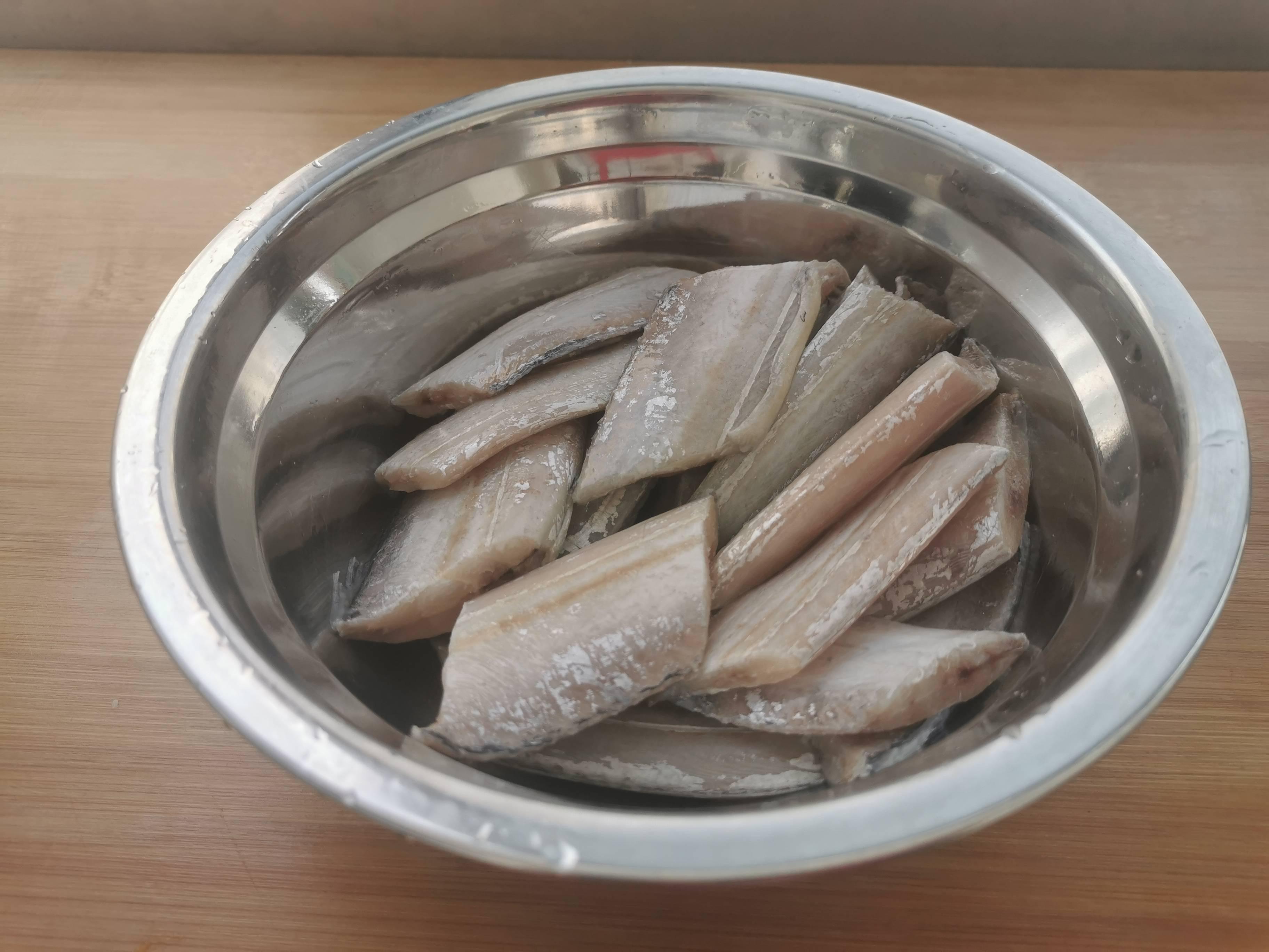 干炸帶魚的做法-其它口味炸菜譜-易網<a href=http://www.xllyou.com/ target=_blank class=infotextkey>健康養生</a>網 干炸帶魚的做法-其它口味炸菜譜