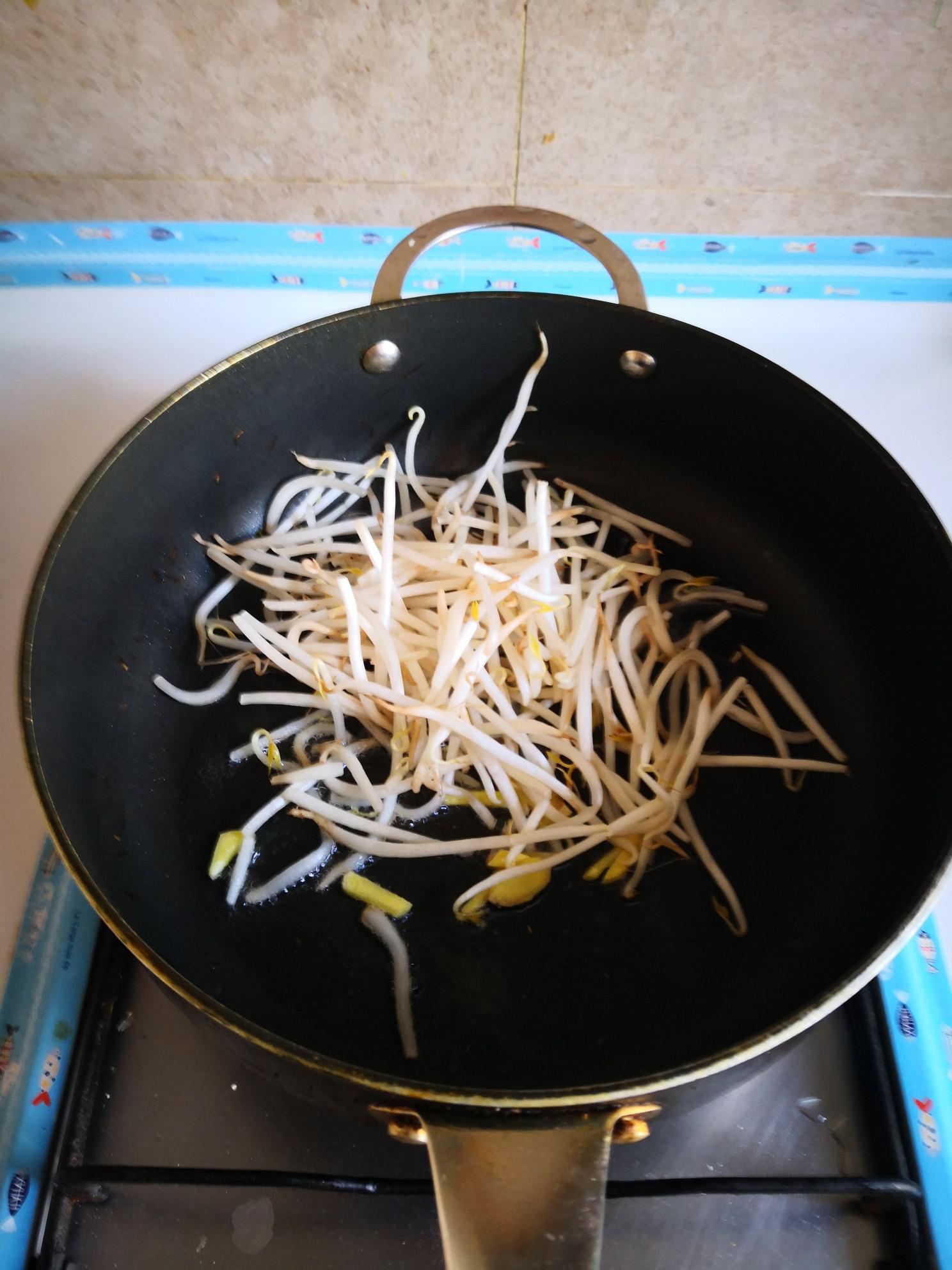 韭菜炒木耳的做法-家常味炒菜譜-易網(wǎng)健康養(yǎng)生網(wǎng) 韭菜炒木耳的做法-家常味炒菜譜