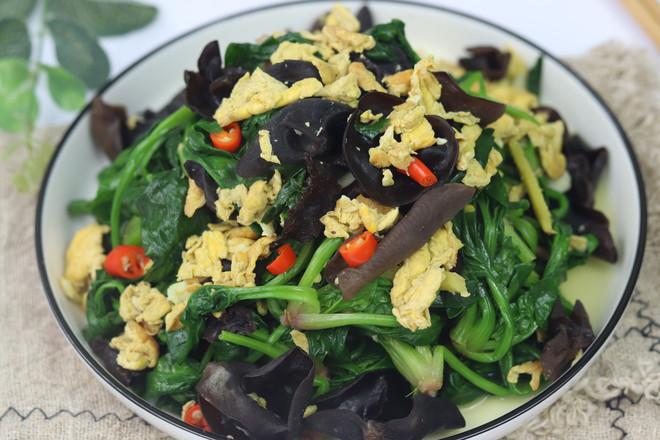 雞蛋木耳炒菠菜的做法-家常味炒菜譜