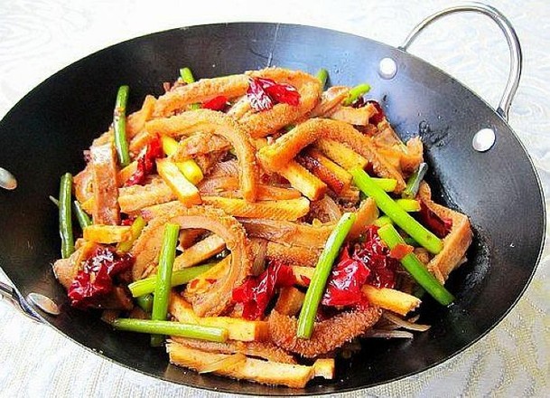 干鍋牛肚的做法-香辣味炒菜譜-易網健康養生網 干鍋牛肚的做法-香辣味炒菜譜