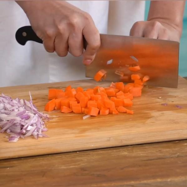 戴軍下廚做湯小調壽喜鍋,超鮮的做法-咸鮮味煮菜譜-易網健康養生網 戴軍下廚做湯小調壽喜鍋,超鮮的做法-咸鮮味煮菜譜