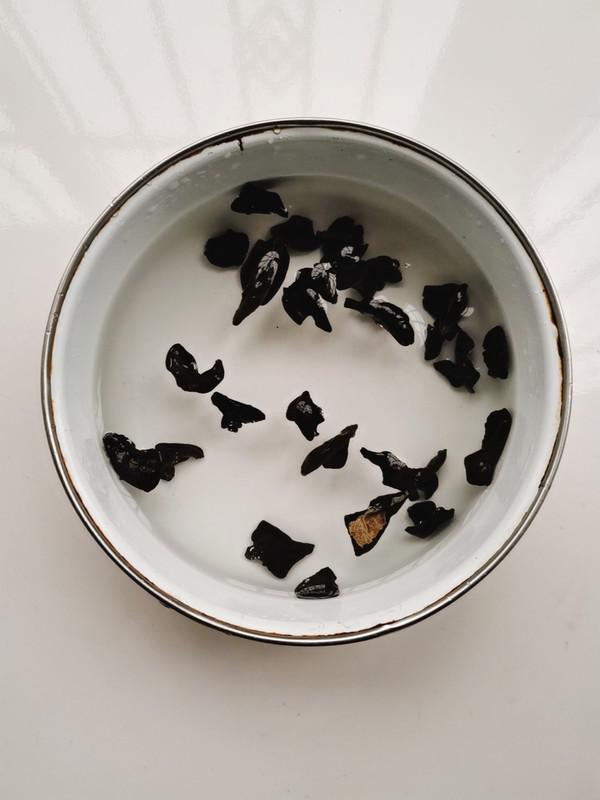 木耳芹菜炒肉的做法-咸鮮味炒菜譜-易網(wǎng)<a href=http://www.xllyou.com/ target=_blank class=infotextkey>健康養(yǎng)生</a>網(wǎng) 木耳芹菜炒肉的做法-咸鮮味炒菜譜