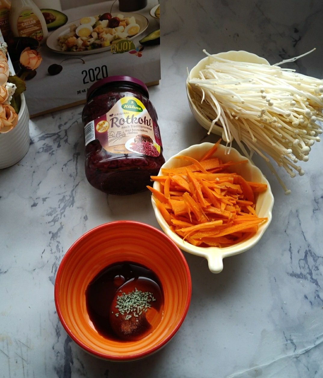 腌紅椰菜金針菇的做法-酸辣味拌菜譜-易網健康養生網 腌紅椰菜金針菇的做法-酸辣味拌菜譜