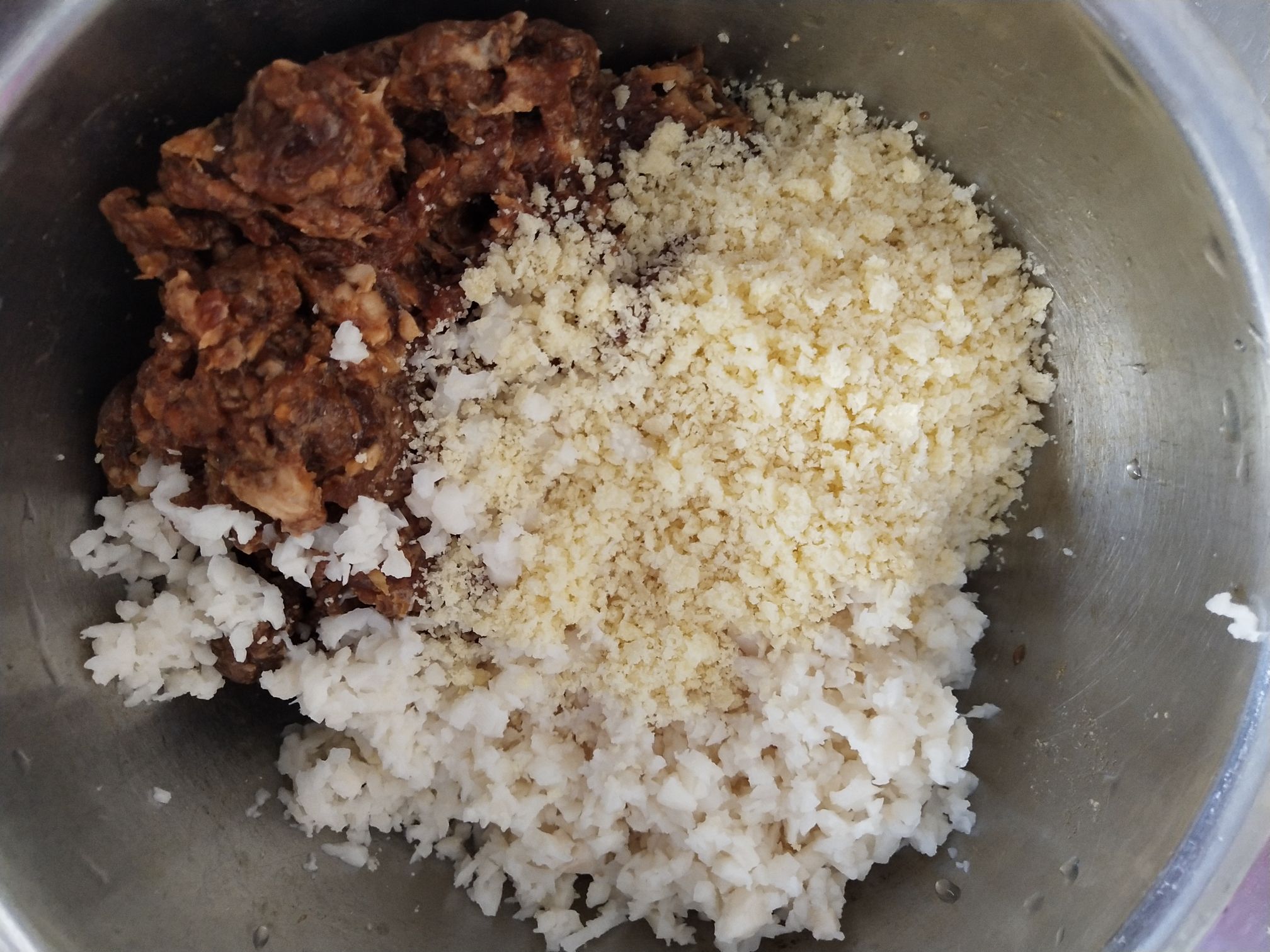 蓮藕牛肉丸的做法-家常味炸菜譜-易網健康養生網 蓮藕牛肉丸的做法-家常味炸菜譜