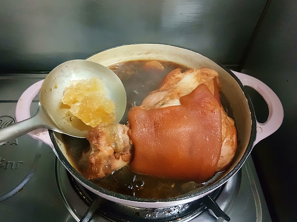 招財肘子的做法-其它口味燉菜譜-易網(wǎng)健康養(yǎng)生網(wǎng) 招財肘子的做法-其它口味燉菜譜