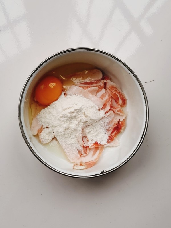 木耳芹菜炒肉的做法-咸鮮味炒菜譜-易網(wǎng)健康養(yǎng)生網(wǎng) 木耳芹菜炒肉的做法-咸鮮味炒菜譜