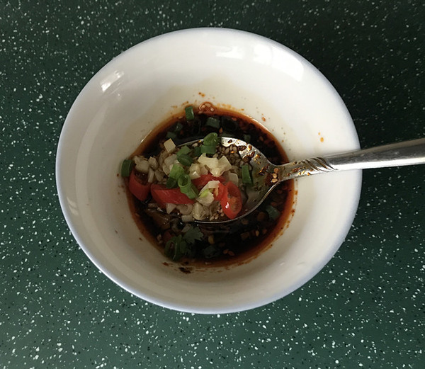 Q彈豬皮凍的做法-酸辣味凍菜譜-易網健康養生網 Q彈豬皮凍的做法-酸辣味凍菜譜