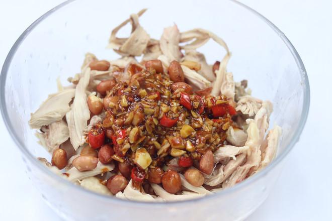 涼拌手撕雞腿肉的做法-家常味拌菜譜-易網健康養生網 涼拌手撕雞腿肉的做法-家常味拌菜譜