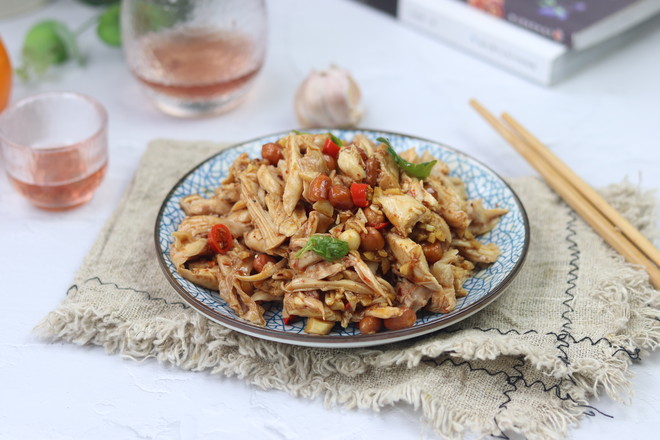 涼拌手撕雞腿肉的做法-家常味拌菜譜-易網健康養生網 涼拌手撕雞腿肉的做法-家常味拌菜譜