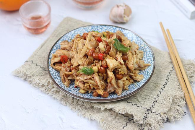 涼拌手撕雞腿肉的做法-家常味拌菜譜-易網健康養生網 涼拌手撕雞腿肉的做法-家常味拌菜譜