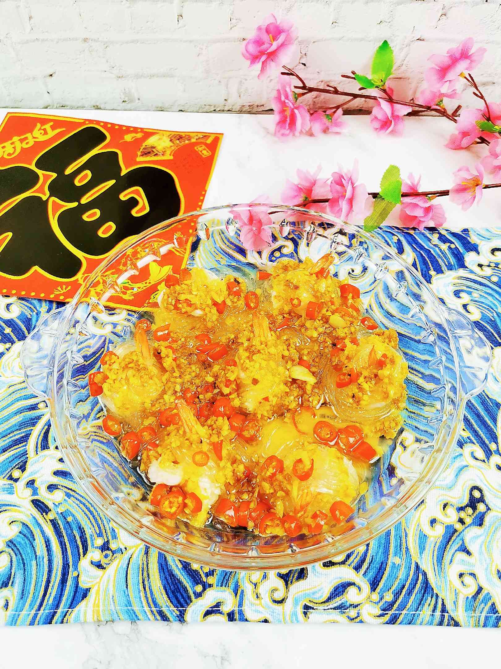 蒜蓉粉絲蒸蝦的做法-香辣味蒸菜譜-易網(wǎng)健康養(yǎng)生網(wǎng) 蒜蓉粉絲蒸蝦的做法-香辣味蒸菜譜