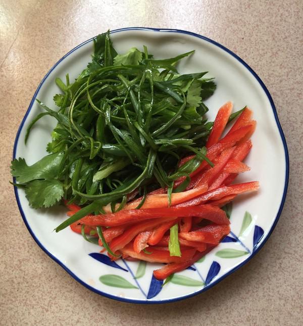 蔥香鱸魚的做法-家常味蒸菜譜-易網(wǎng)健康養(yǎng)生網(wǎng) 蔥香鱸魚的做法-家常味蒸菜譜