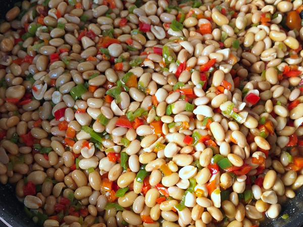 油炒辣椒的做法-香辣味炒菜譜-易網(wǎng)健康養(yǎng)生網(wǎng) 油炒辣椒的做法-香辣味炒菜譜