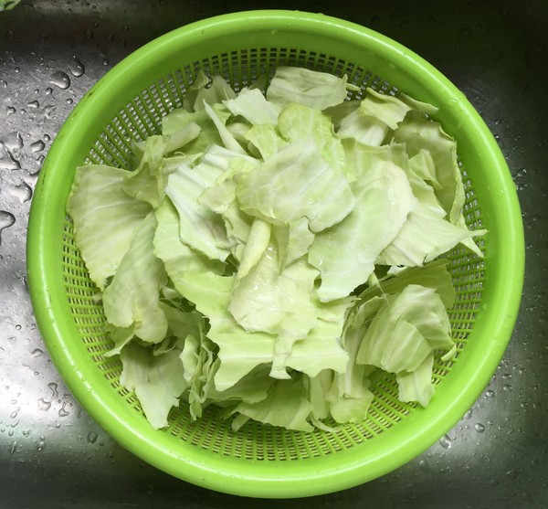 香菇熗卷心菜的做法-家常味炒菜譜