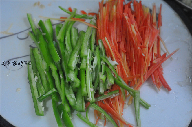 素炒油條的做法-家常味炒菜譜-易網<a href=http://www.xllyou.com/ target=_blank class=infotextkey>健康養生</a>網 素炒油條的做法-家常味炒菜譜