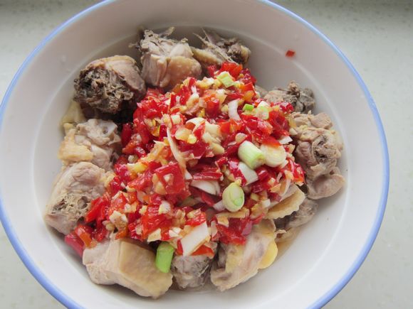 剁椒雞塊的做法-香辣味蒸菜譜-易網健康養生網 剁椒雞塊的做法-香辣味蒸菜譜