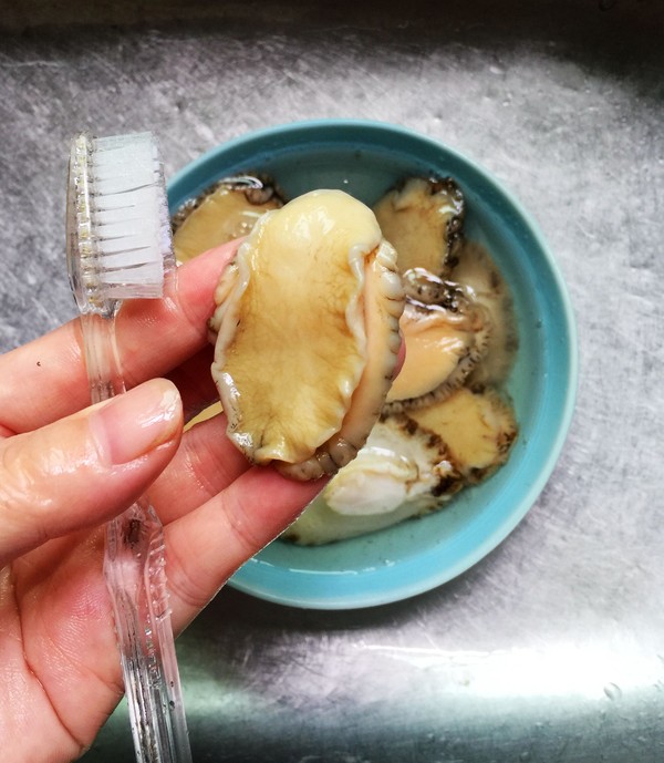 金銀蒜蒸鮑魚的做法-蒜香味蒸菜譜-易網健康養生網 金銀蒜蒸鮑魚的做法-蒜香味蒸菜譜