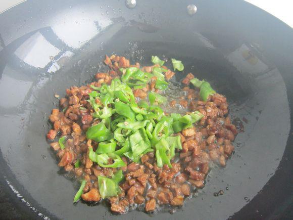 牛肉夾餅的做法-家常味炒菜譜-易網健康養生網 牛肉夾餅的做法-家常味炒菜譜