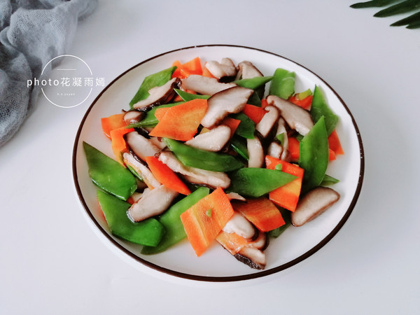 香菇炒荷蘭豆的做法-家常味炒菜譜-易網健康養生網 香菇炒荷蘭豆的做法-家常味炒菜譜