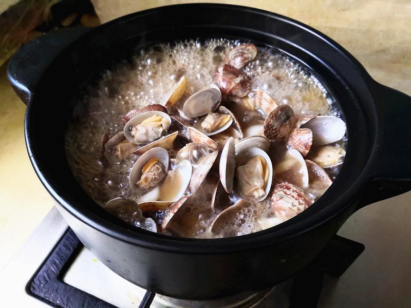 花蛤豆腐鍋的做法-家常味燉菜譜-易網健康養生網 花蛤豆腐鍋的做法-家常味燉菜譜