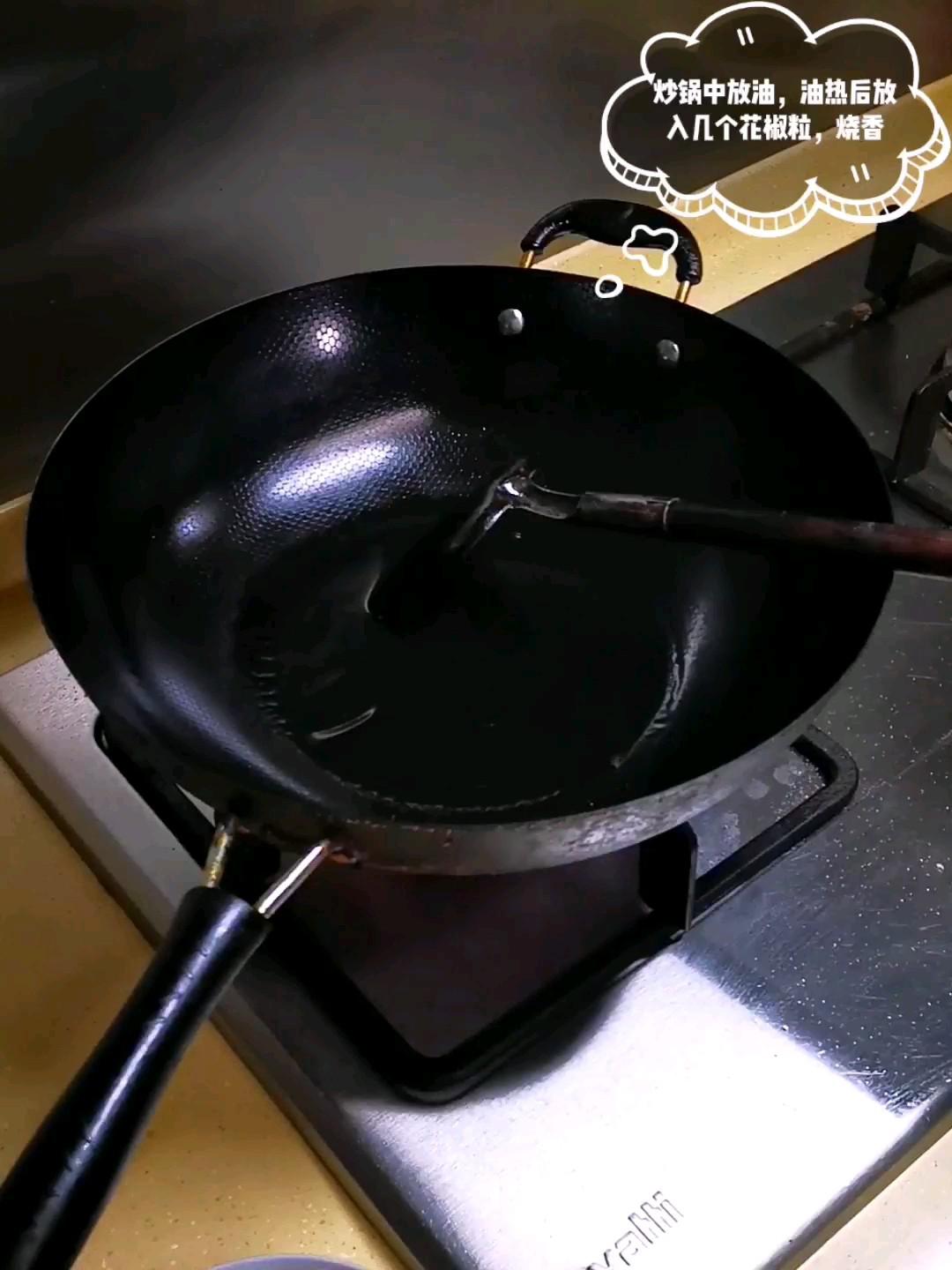 青椒青筍炒肉絲的做法-家常味炒菜譜-易網健康養生網 青椒青筍炒肉絲的做法-家常味炒菜譜